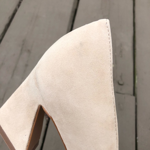 Vince Camuto Nude Suede Hailenda Pointed Toe Pumps - Picture 13 of 15